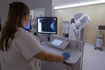 Los casos de cáncer aumentarán este año un 2,6 % y rozarán los 287.000