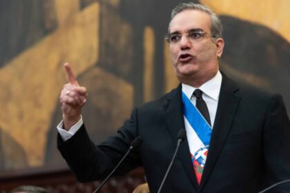 Gobierno asegura pobreza monetaria ha disminuido un 23% en 2023
