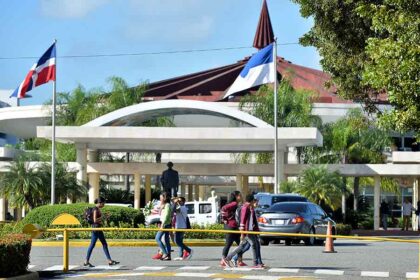 Abinader ofrece una UASD a menos de 40 km de donde vive cada joven