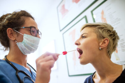 Test de saliva podría detectar cáncer mama: ¿cómo funciona?