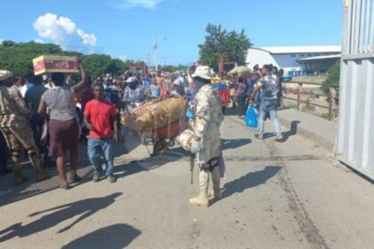 Autoridades aplican ajustes de seguridad en desarrollo mercado fronterizo RD- Haití, en Dajabón
