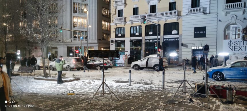 Varias escena de la grabación de la película AP 6, en la calle principal de Madrid, Gran Vía España.