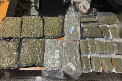 Decomisan en el AILA 23 paquetes de marihuana en un procesador de computadora