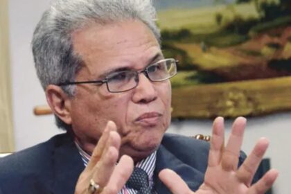 El Colegio Médico se muestra complacido tras reunión con Abinader