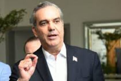 Presidente Abinader propone crear red nacional de tratamiento para jóvenes adictos