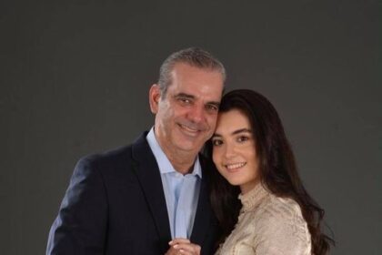 Abinader sale del país para asistir a la graduación de una de sus hijas