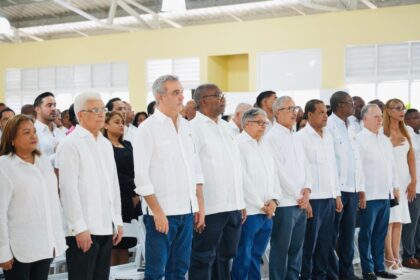 Presidente Abinader inaugura Liceo Experimental de la UASD en municipio de Guerra