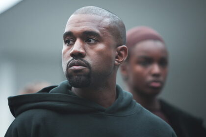 Exasistente de Kanye West lo demanda por acoso sexual