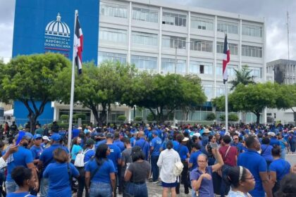 El salario promedio de RD es de RD$19,693.30, aumenta 4.9%