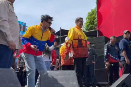 Bonny Cepeda canta en el inicio de la campaña de Nicolás Maduro en busca de la reelección