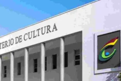 Destituyen a titular de Espectáculos Públicos y emiten resolución para regular comportamiento en medios de comunicación