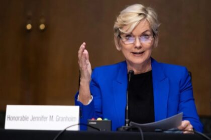 Biden delega a su secretaria de Energía asistir a posesión de Abinader