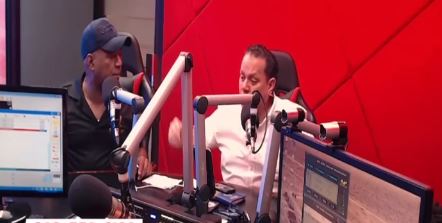 Locutores de La Romana se manotean al aire