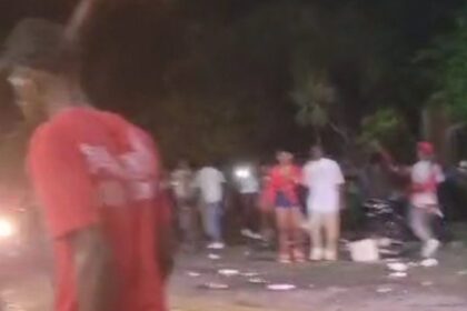 Camión impacta un bar en Las Yayas, Azua, provocando varios muertos y decenas de heridos