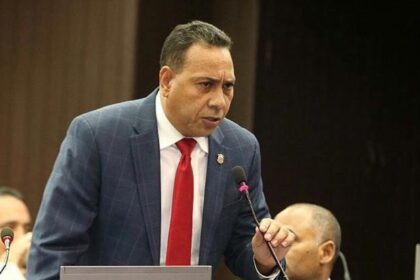 Senador Pedro Tineo respalda creación de un CAID en Azua