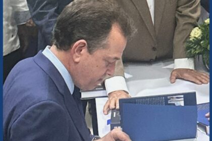 Ito Bisonó presenta su quinto libro “Desde adentro: hacia el país que queremos”