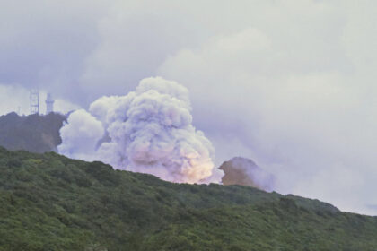 El motor de un cohete espacial japonés explota durante una prueba de combustión