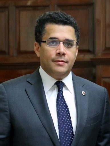 Ministro de Turismo, David Collado anuncia el regreso de su programa ‘’Emprendedores’’