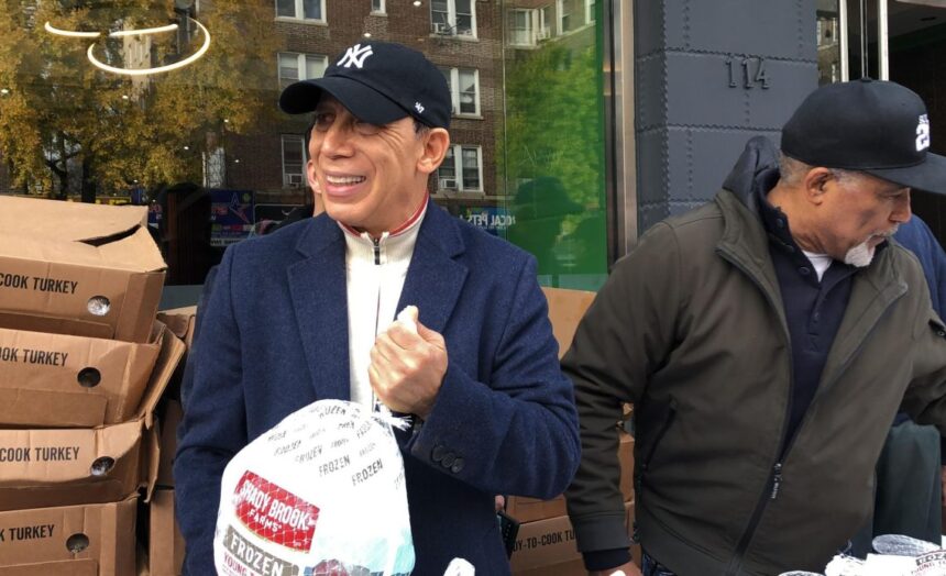 Diputado de Ultramar convoca a miles de dominicanos en NY para entrega de pavos por día de acción de Gracias