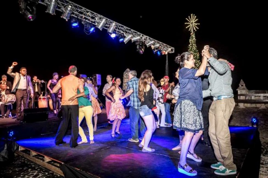 Abinader dice fiestas navideñas internas en instituciones públicas podrán seguir, sin excesos