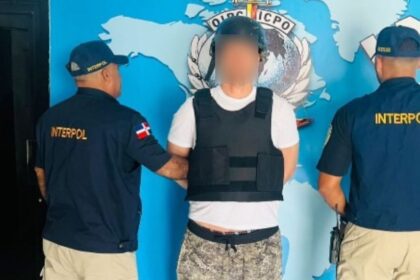Autoridades dominicanas extraditan a búlgaro y ruso a España por diferentes delitos