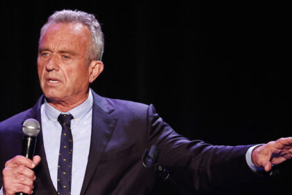 Quién es Robert F. Kennedy Jr., el abogado antivacunas que Trump anunció como secretario de la HHS