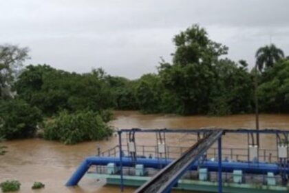 Sube a 624,680 los usuarios afectados por 37 acueductos fuera de servicio por lluvias