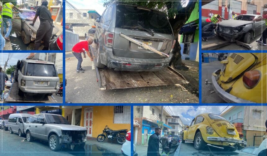 Alcaldía del DN retira vehículos chatarras de las calles de Villa Juana
