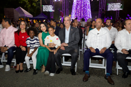 Abinader inaugura Villa Navidad 2024 y la define de experiencia que captura la ilusión navideña