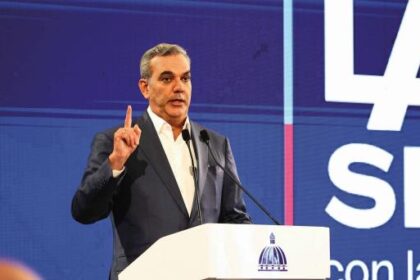 Abinader: “Aspiramos a un consenso para modificar ley de tránsito y adaptarla a la realidad”