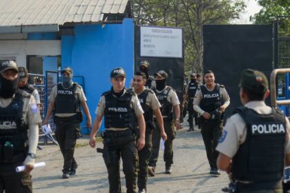 11 heridos por la explosión de tres granadas en la prisión más poblada de Ecuador
