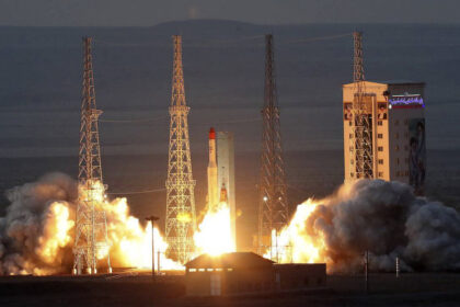Irán realiza con éxito un lanzamiento espacial