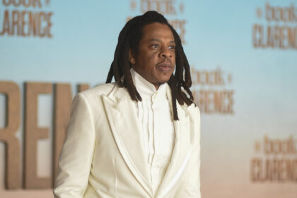 Denuncian a Jay-Z por violar a una menor con P. Diddy