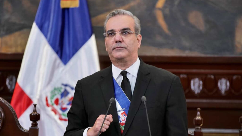Presidente Abinader aspira reducir pobreza al 15%, un 80% empleo formal y salario básico de 15 mil dólares