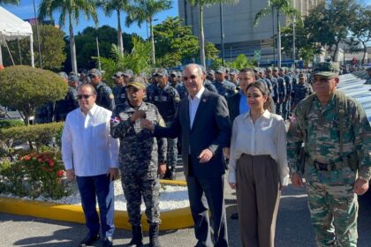 Abinader encabeza integración de agentes policiales en operativo “Navidad con garantía de paz”