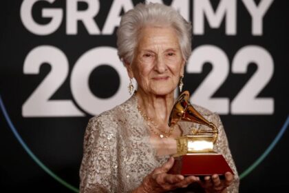 Muere Ángela Álvarez, cantante cubana que ganó un Grammy latino a los 95 años