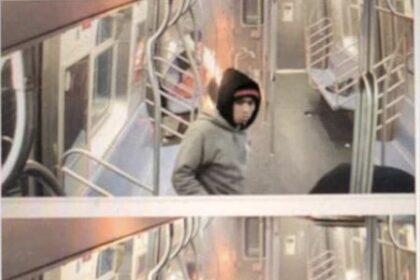 Fuera de Serie : Arrestan a un hombre por prender fuego a una mujer en el metro de Nueva York