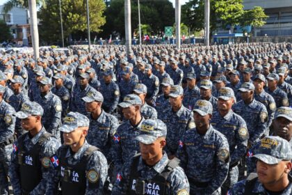 Son 19 mil policías y militares que van para la calle ahora en Navidad