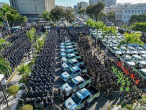 Son 19 mil policías y militares que van para la calle ahora en Navidad