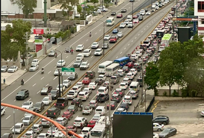¡Imprudencia! Choferes convierten a SD en ‘selva vehicular’