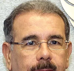 Danilo Medina afirma que eliminar la cesantía sería “un retroceso”