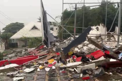 Explosión en Villas Ana María deja varios atrapados y gravemente heridos en Sosúa, Puerto Plata