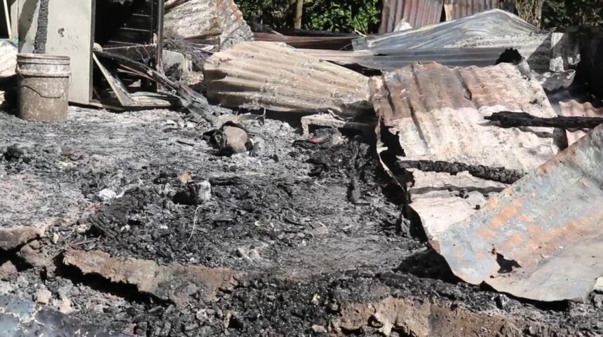 Incendio donde murieron hermanitos en San Cristóbal ocurrió cuando abuela fue al colmado a comprar comida