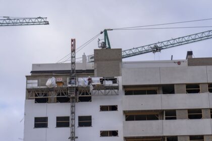 La mayoría de comunidades mantiene su objeción a la Ley de Vivienda casi 20 meses después