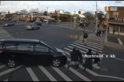 VIDEO: Una furgoneta arrolla a mujeres judías con cochecitos en Nueva York