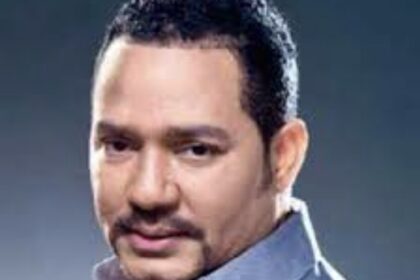 De bachatero a pollero: Frank Reyes incursiona en la producción de pollos