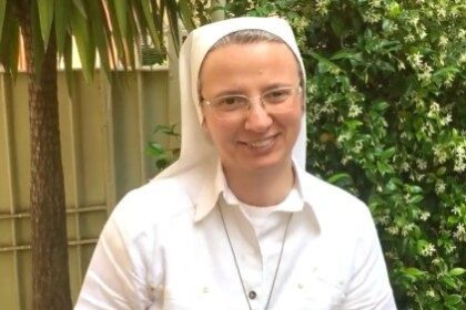 El papa nombra por primera vez a una mujer prefecta del Vaticano