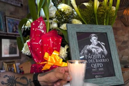 Canciones, lágrimas y flores: México despide a Paquita la del Barrio, la 'diva del despecho'