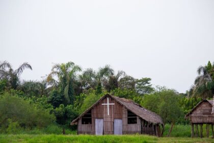 Fuera de Serie:Decapitan a 70 cristianos a machetazos en una iglesia en un país africano