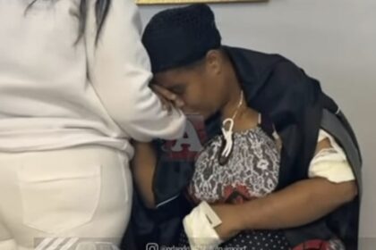 Fuera Sería : Mujer es atacada con un puñal por un hermano suyo en Arenoso